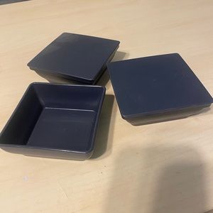 Small Tupperware bowls